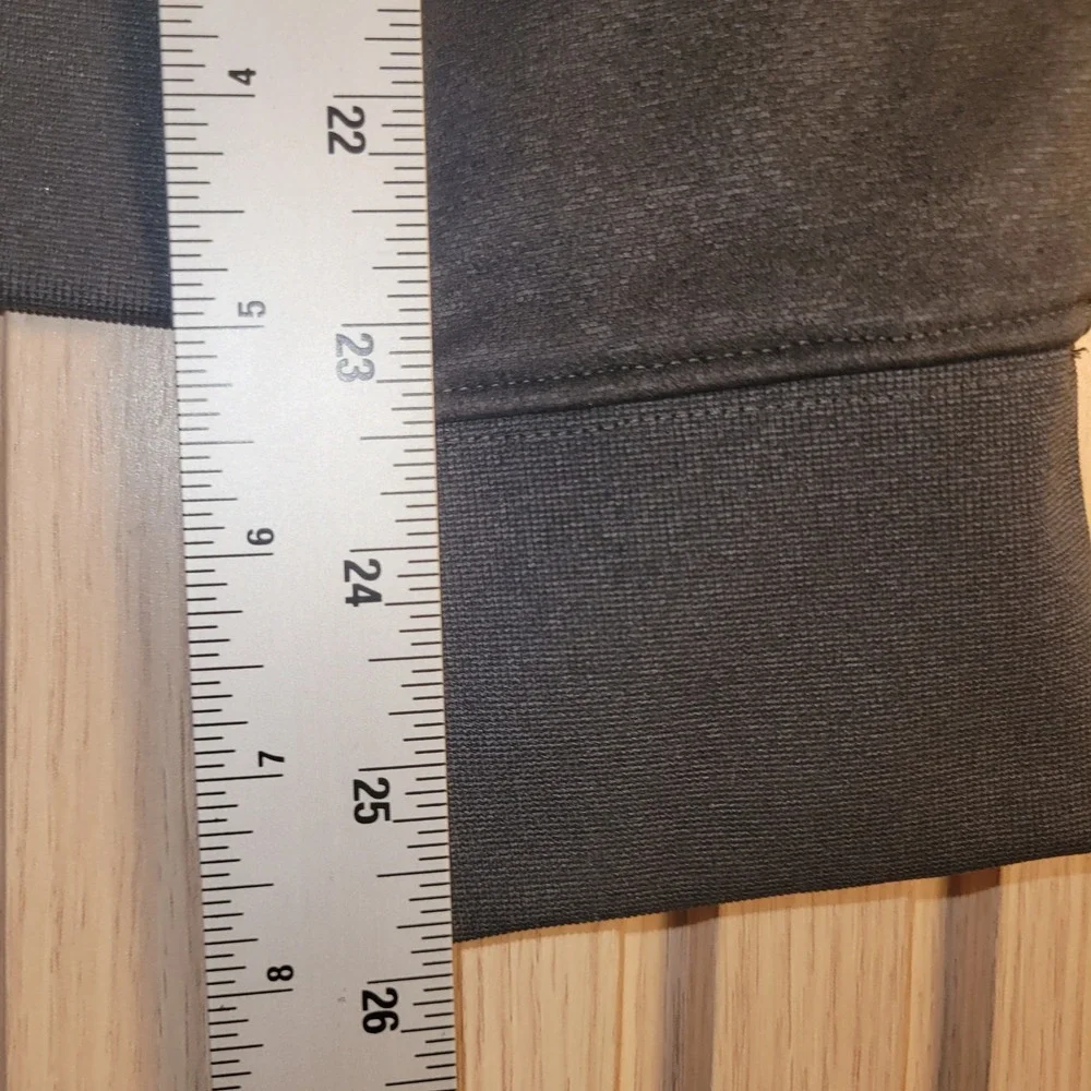 The North Face Mountain Athletics Mens Gray Crewneck Fleece Sweatshirt Medium